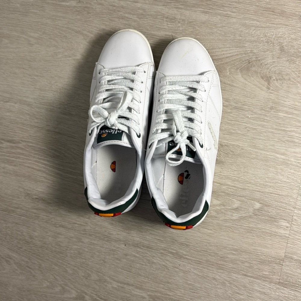 White ellesse sneakers